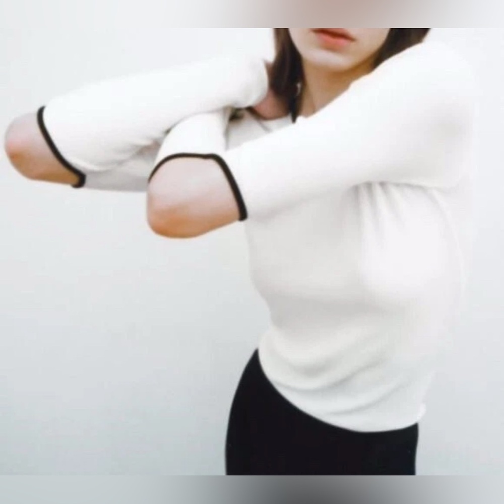 Zara Ribbed Mod White Cut Out Cold Shoulder Knit Sweater
